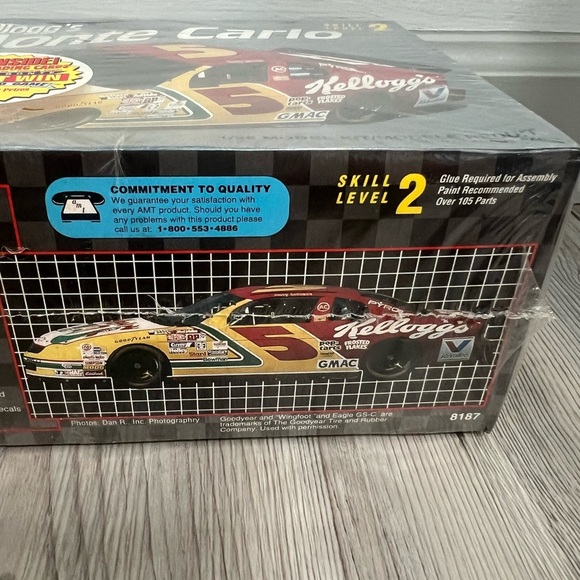 Alan Kulwicki Zerex Thunderbird & Terry Belmote Kellogg NASCAR 1/25 Model Kits - Picture 6 of 9